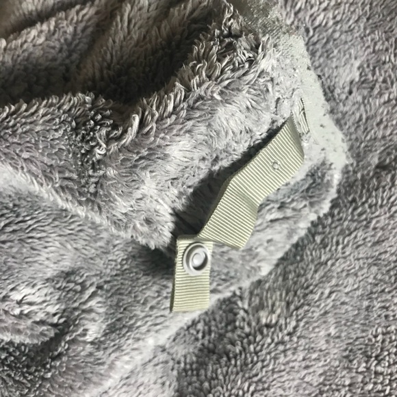 Northface Gray Fuzzy Zip Up Sweatshirt - Sz Small - Picture 8 of 8